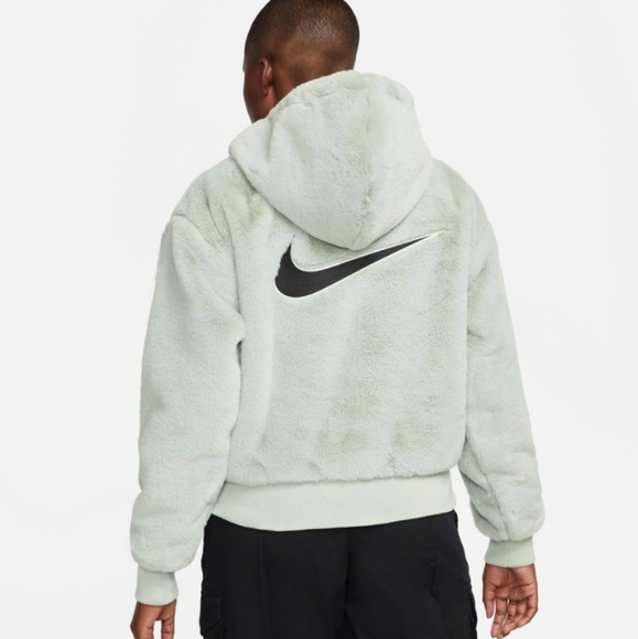 NWT Nike Sportwear Essentials Faux Fur Full Zip Jacket in Grey Haze Size… - Picture 3 of 5